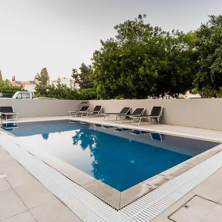 Spacious Vacation Home Near The Beach In Central Limassol All Yours
