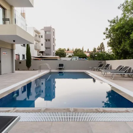 Spacious Vacation Home Near The Beach In Central Limassol All Yours Appartement Limassol