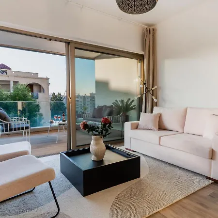 Lejlighed Spacious Vacation Home Near The Beach In Central Limassol All Yours Limassol
