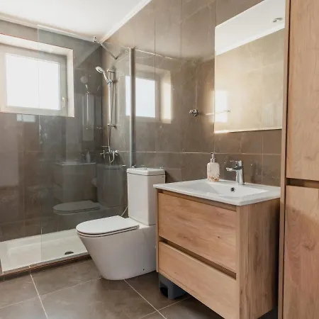Spacious Vacation Home Near The Beach In Central Limassol All Yours * Limassol